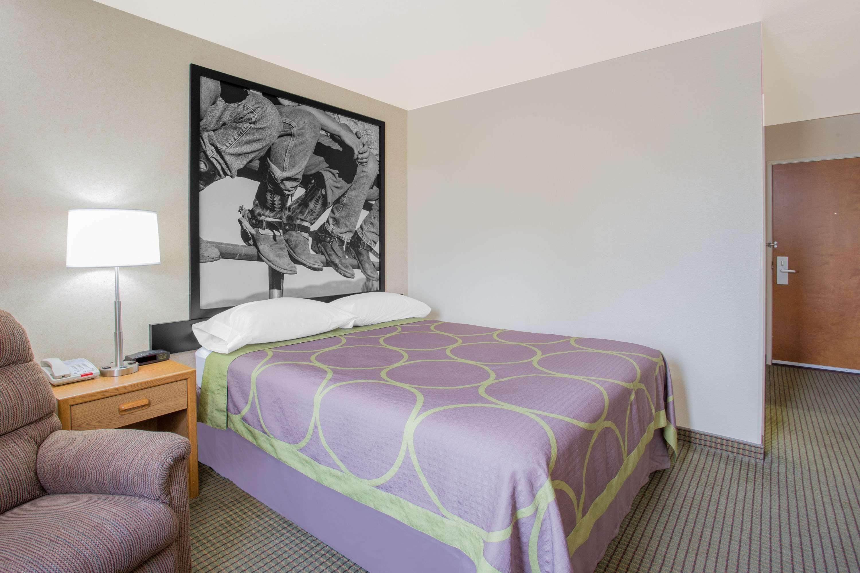 Hotel Super 8 By Wyndham Havre Esterno foto